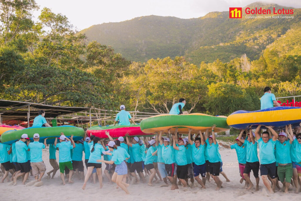 Golden Lotus rực lửa: Hành trình khám phá Nha Trang