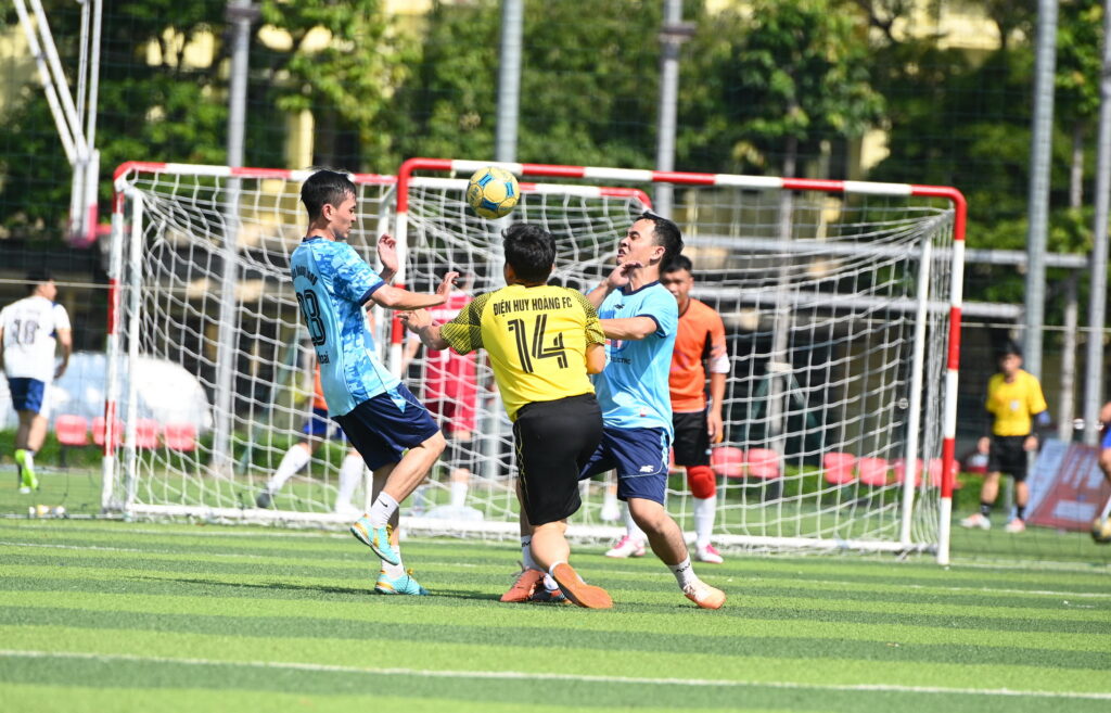 金莲荣获CBSC建筑、钢结构、机电行业足球锦标赛冠军