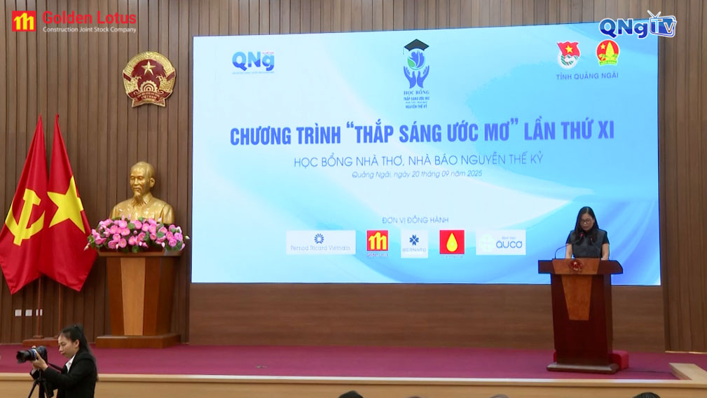 Golden Lotus Group đồng hành cùng Quỹ học bổng Thắp sáng Ước mơ tại Quảng Ngãi