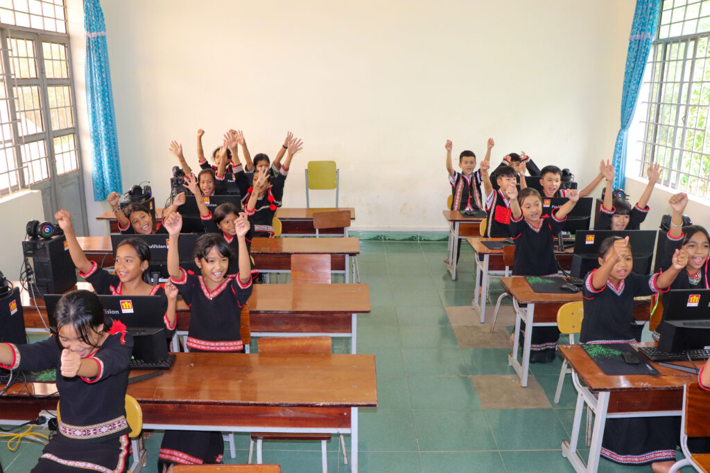 Golden Lotus Construction Kỷ Niệm 16 Năm Thành Lập Bằng Hành Trình Sẻ Chia - Chắp Cánh Tương Lai Cho Học Sinh Vùng Cao