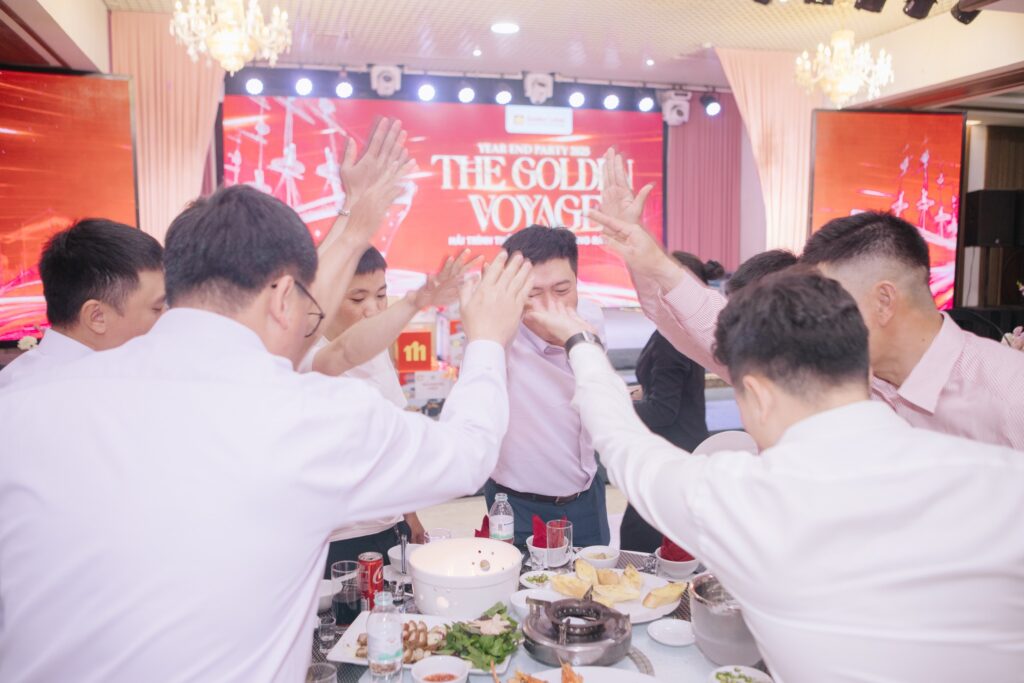 Golden Lotus Construction tổ chức đêm Year End Party 2025 ấm áp tại Nghệ An
